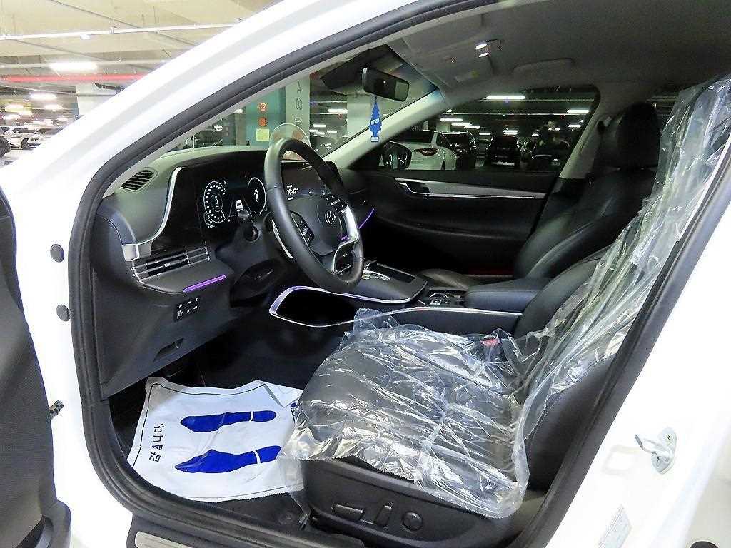 HYUNDAI Grandeur - Vista 6