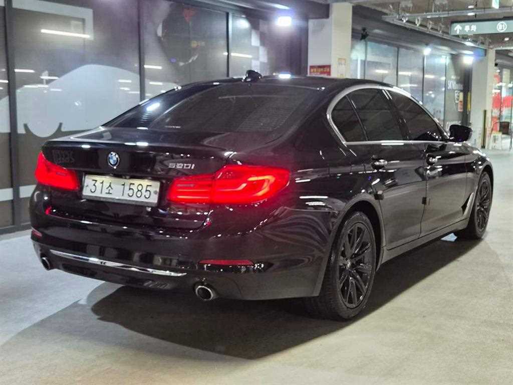 BMW 5 Series - Vista 4