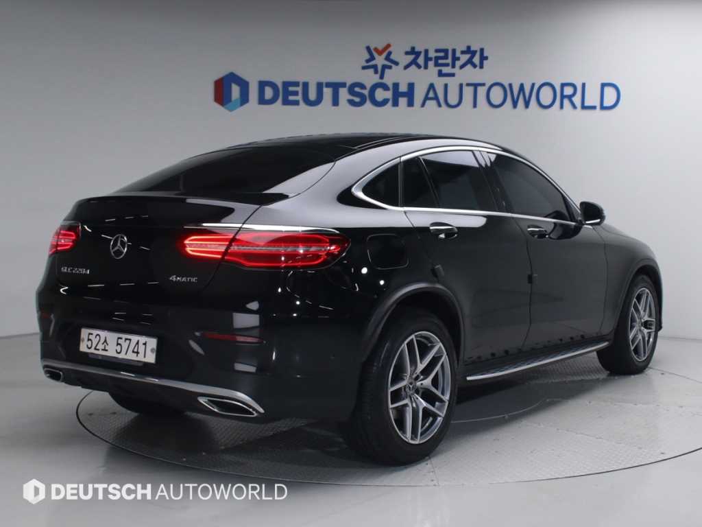 Mercedes Benz GLC Class - Vista 2