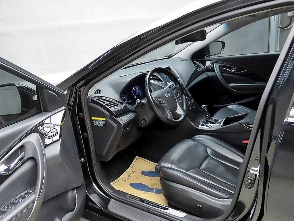 HYUNDAI Grandeur - Vista 5