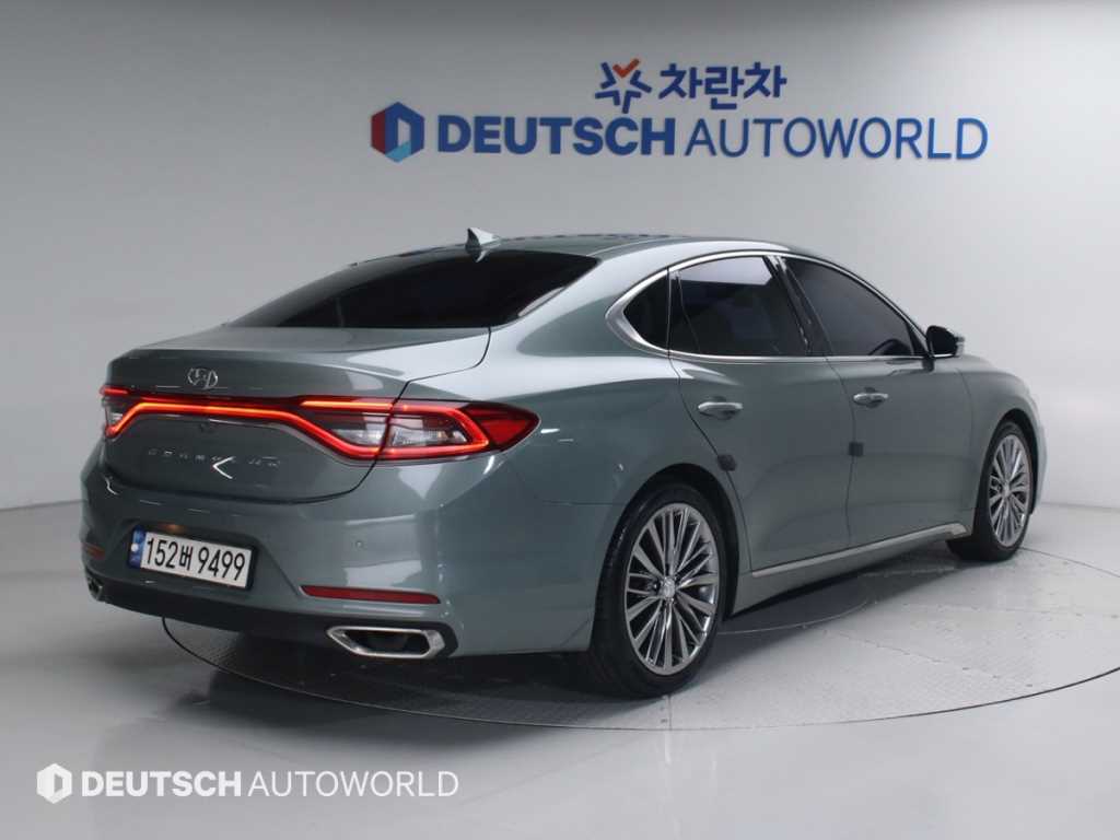 HYUNDAI Grandeur - Vista 2