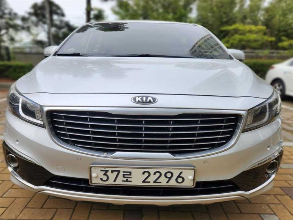 KIA Carnival 2015 Plateado - Importación desde Corea - HF Imports Iquique - Foto 1