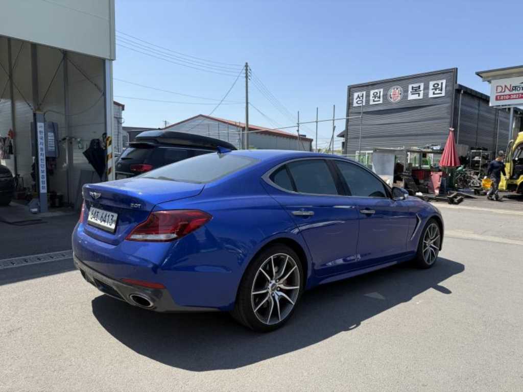 Genesis G70 - Vista 5