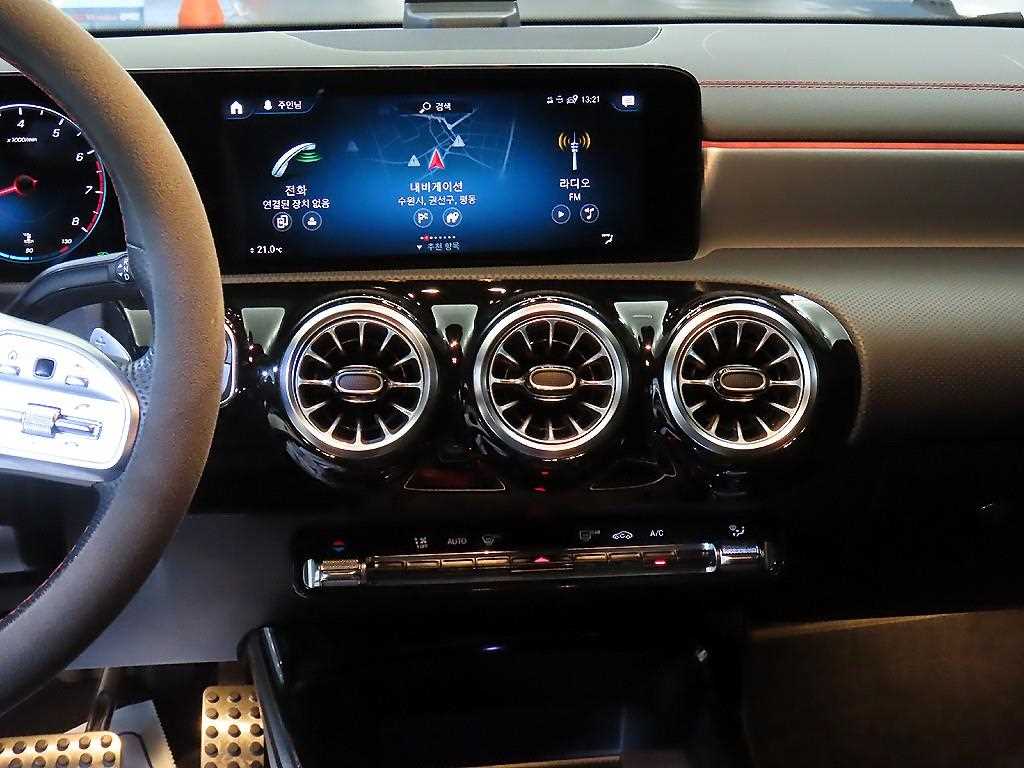Mercedes Benz CLA Class - Vista 11