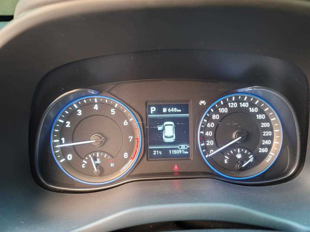 HYUNDAI Kona - Vista 9