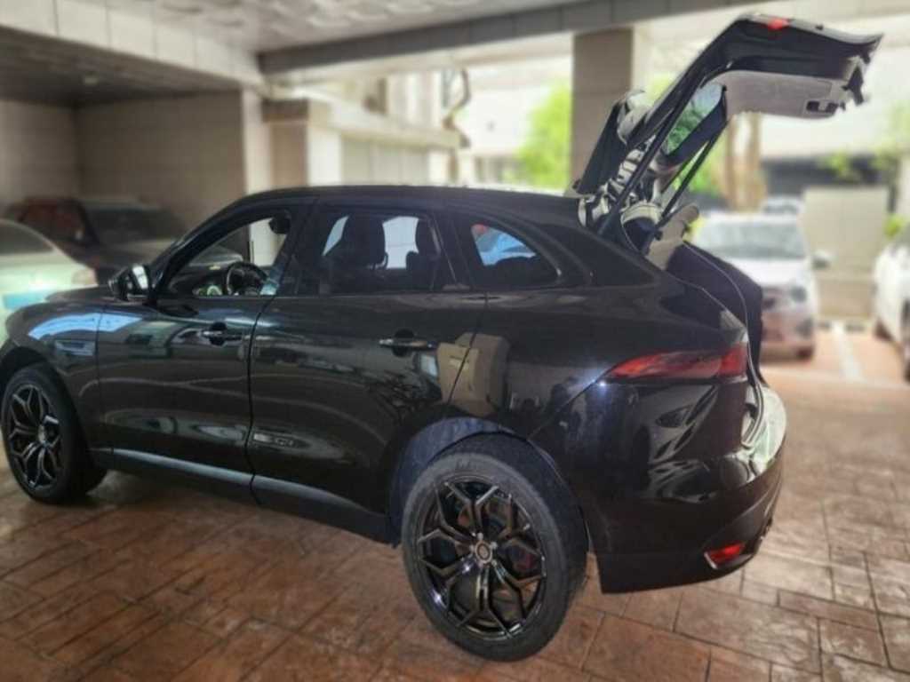 Jaguar F-PACE - Vista 3