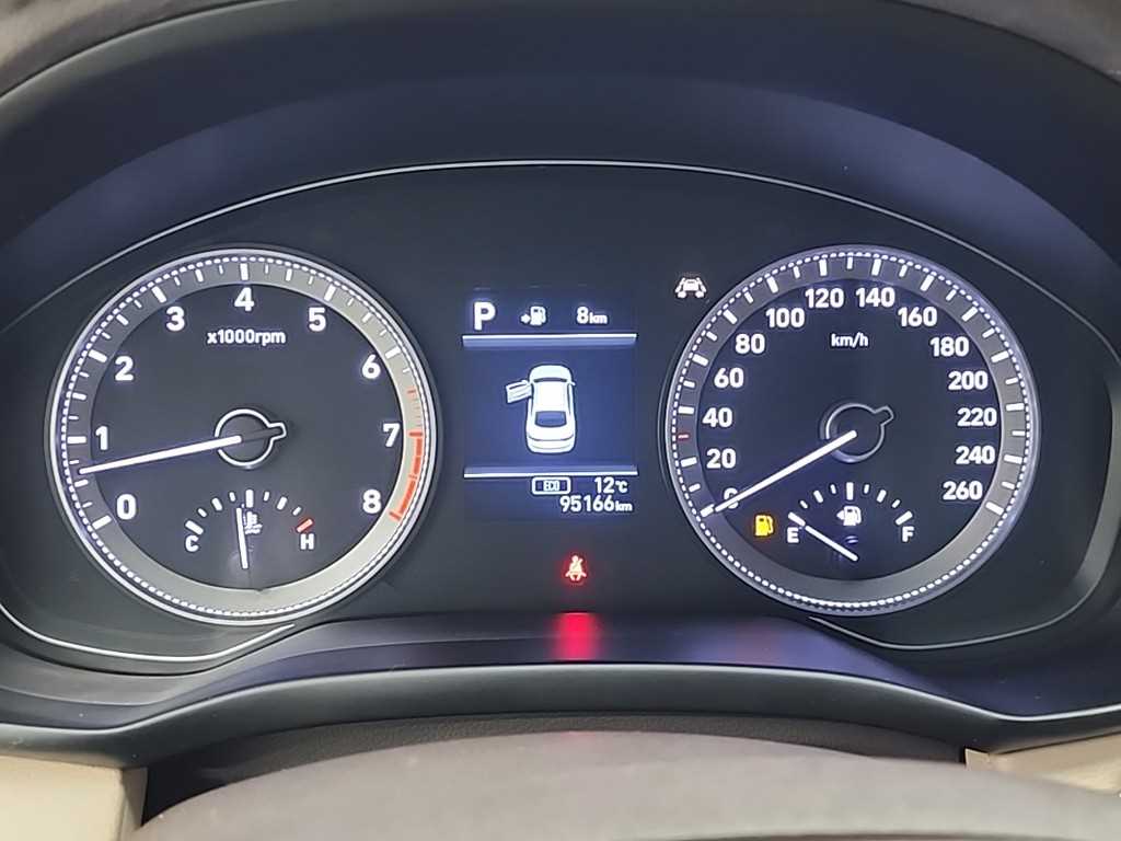 HYUNDAI Grandeur - Vista 6