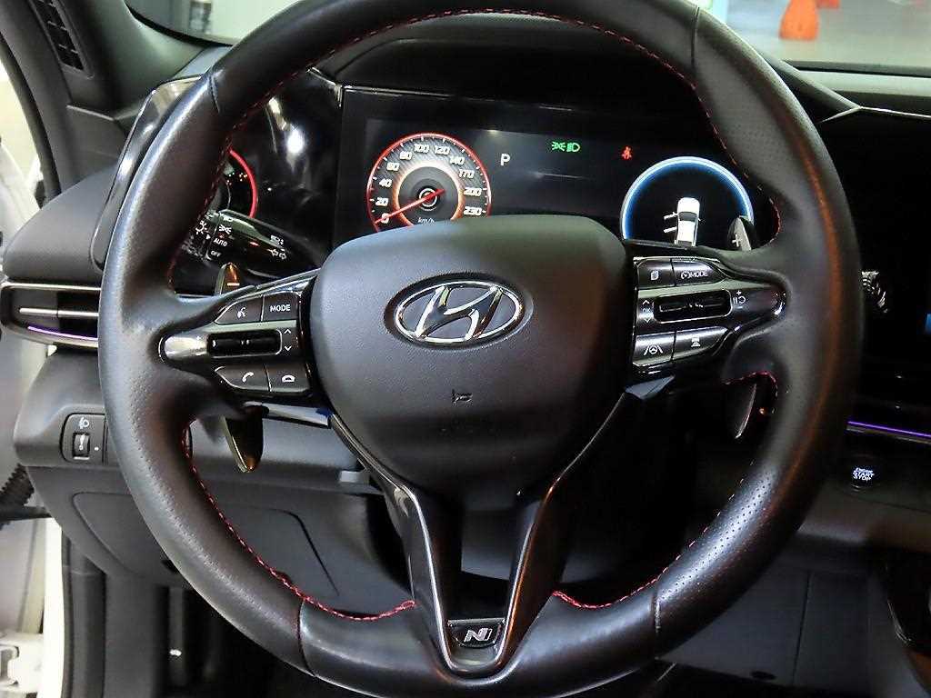 HYUNDAI Avante - Vista 8
