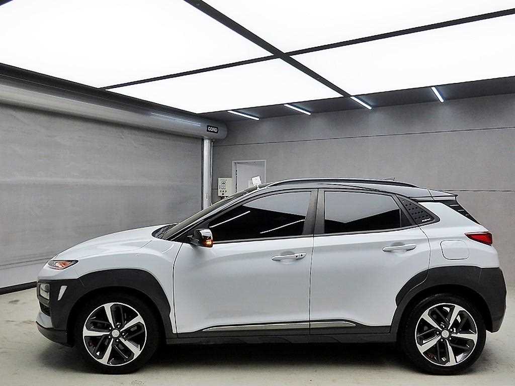 HYUNDAI Kona - Vista 4