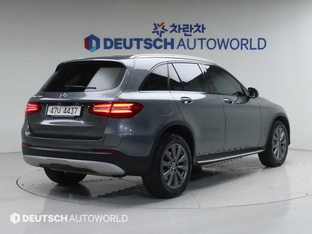 Mercedes Benz GLC Class - Vista 2