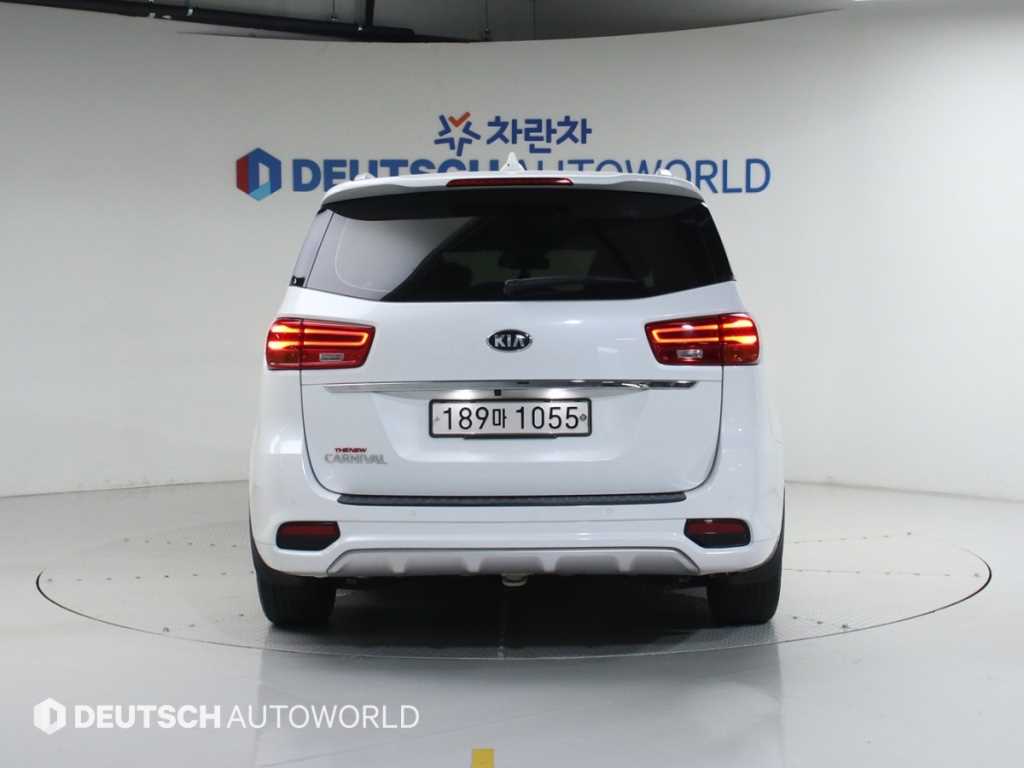 KIA Carnival - Vista 4
