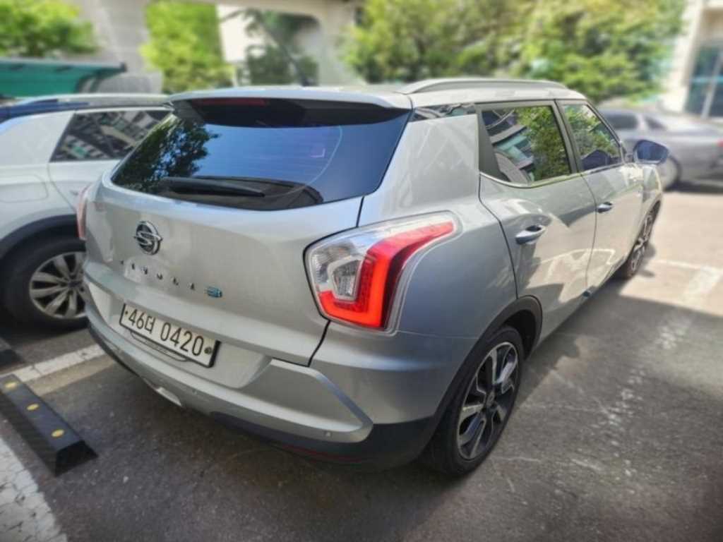 Ssangyong Tivoli - Vista 4