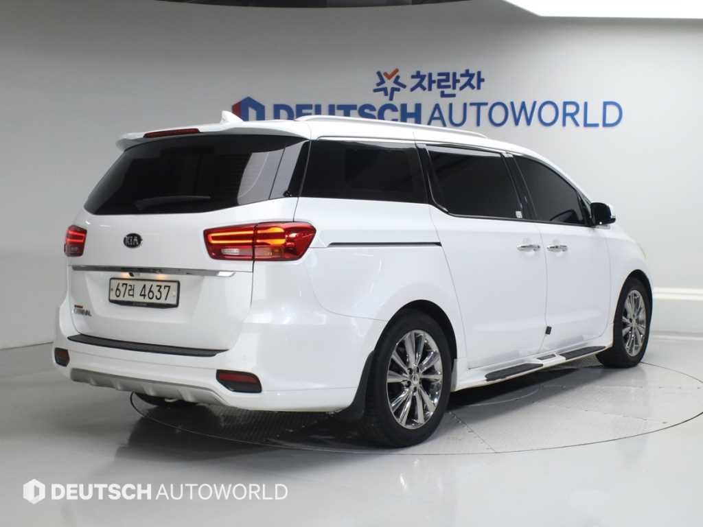 KIA Carnival - Vista 2