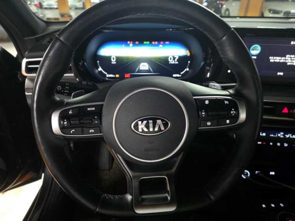 KIA K5 - Vista 5