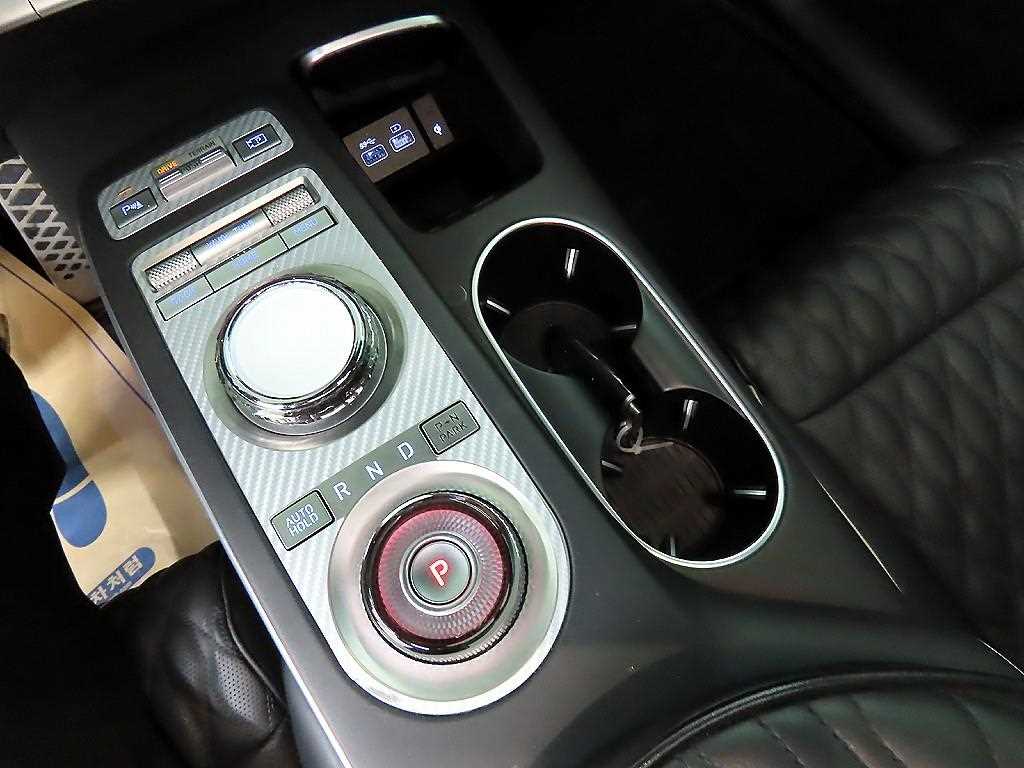 Genesis GV70 - Vista 10