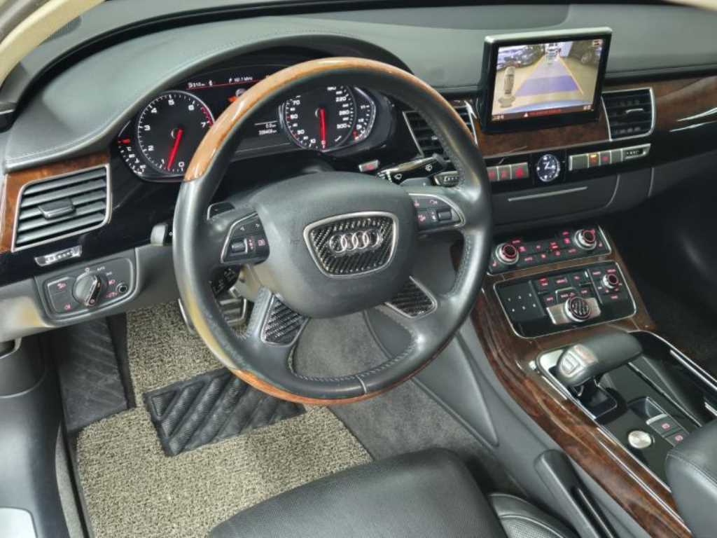 Audi A8 - Vista 5