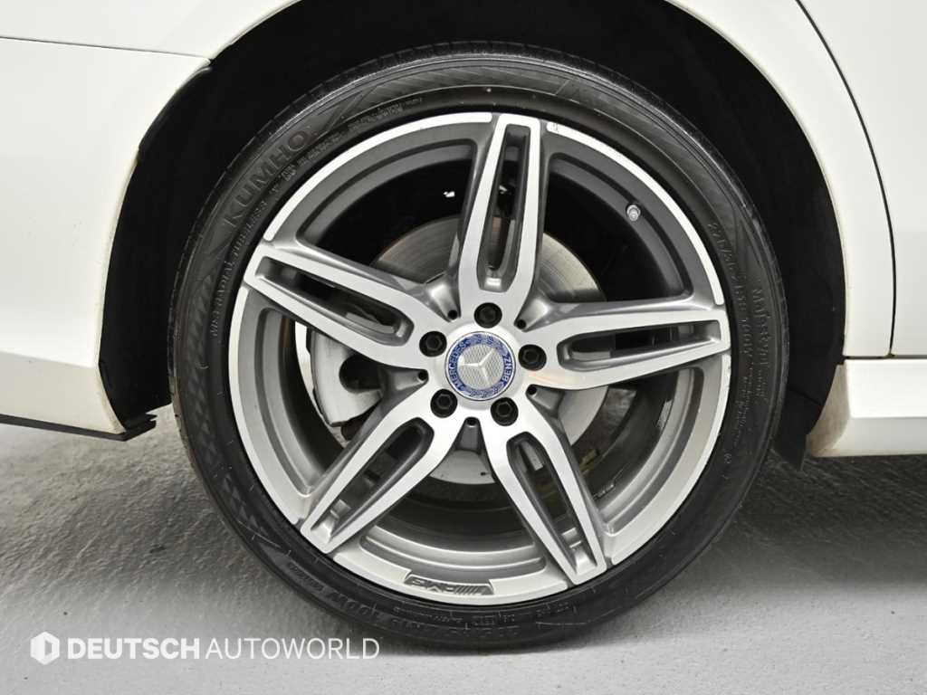 Mercedes Benz E class - Vista 5