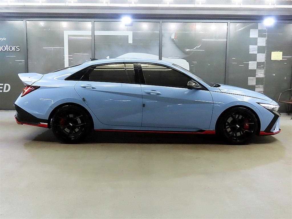 HYUNDAI Avante - Vista 3