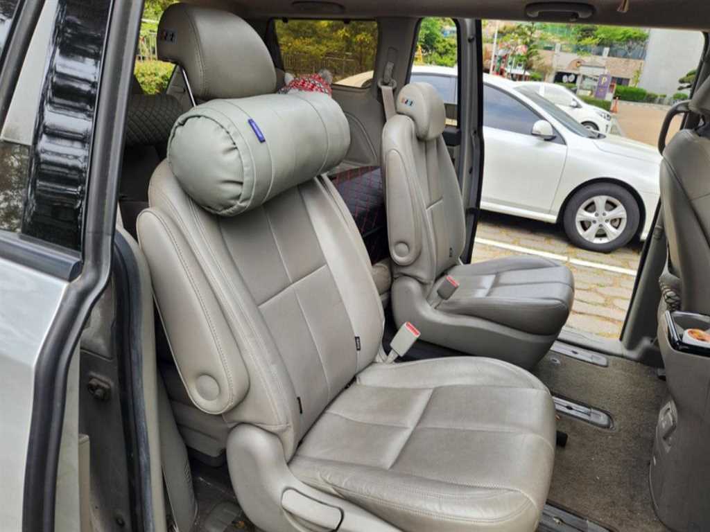 KIA Carnival - Vista 9