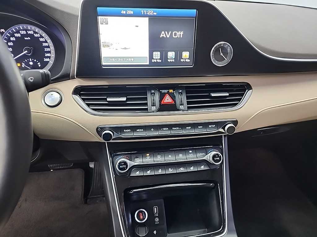 HYUNDAI Grandeur - Vista 10