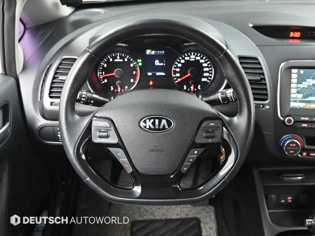 KIA K3 2018 Blanco - Importación desde Corea - HF Imports Iquique - Foto 13