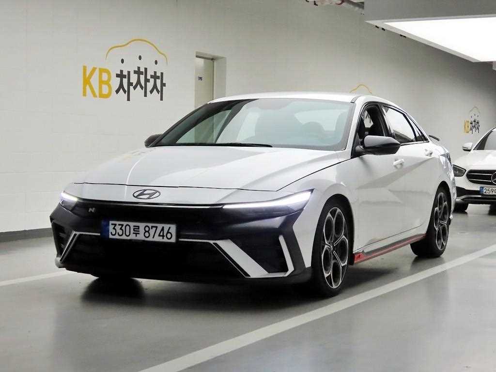HYUNDAI Avante - Vista 2