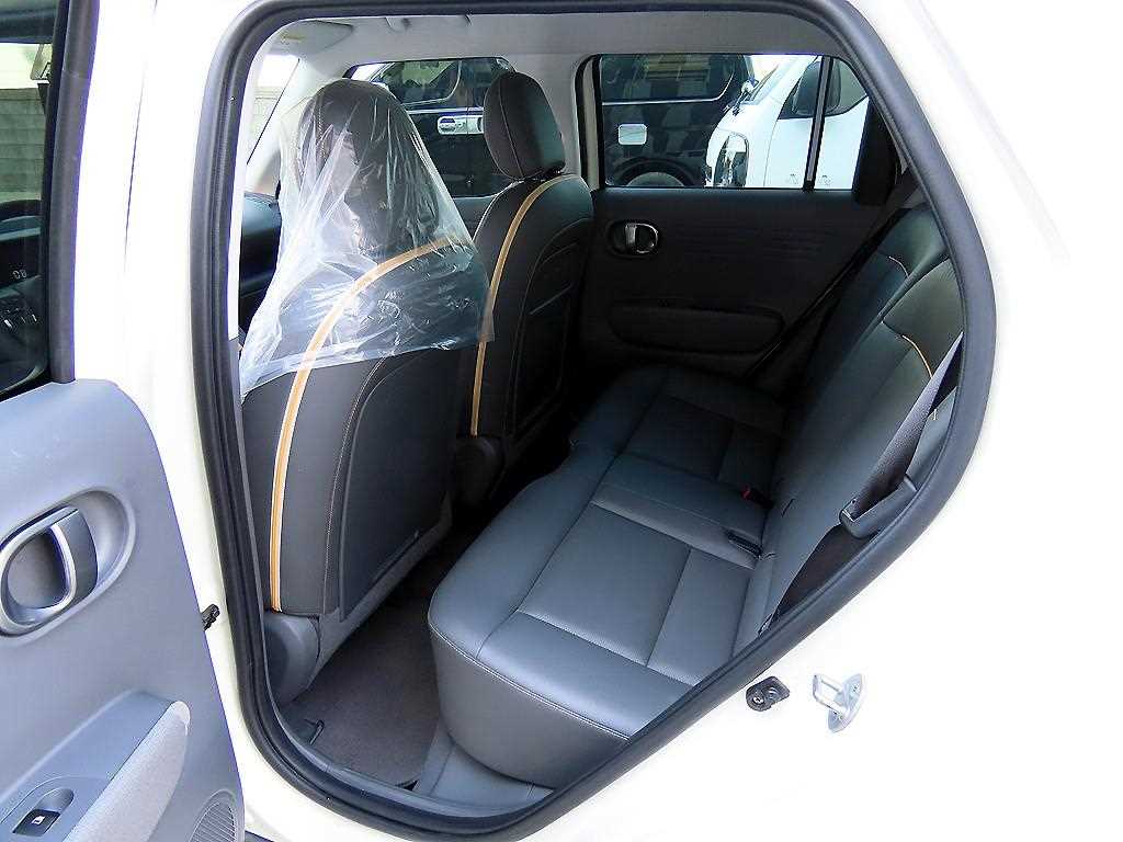 HYUNDAI Casper - Vista 6