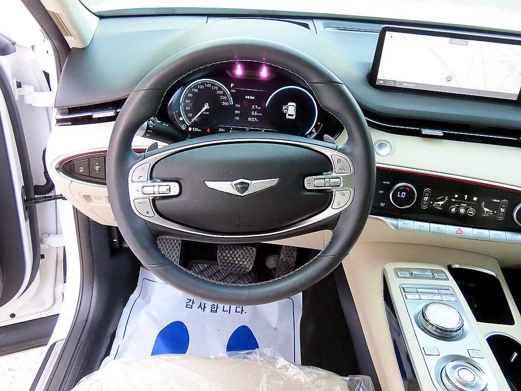 Genesis GV70 - Vista 8