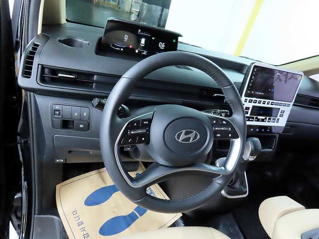 HYUNDAI Staria - Vista 9
