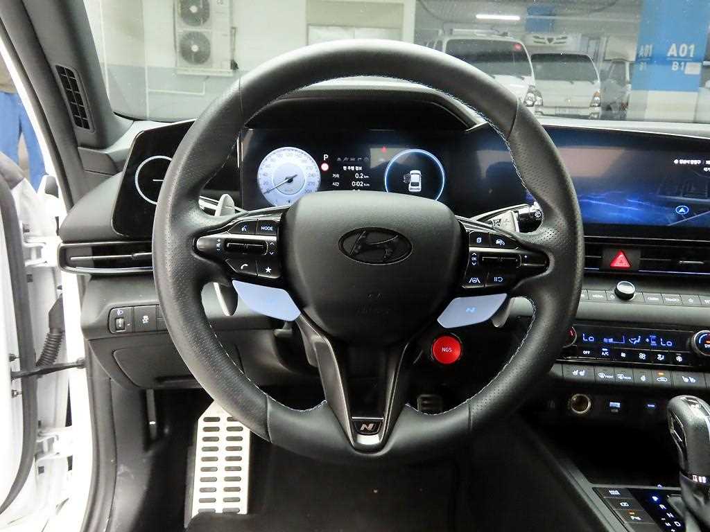 HYUNDAI Avante - Vista 8
