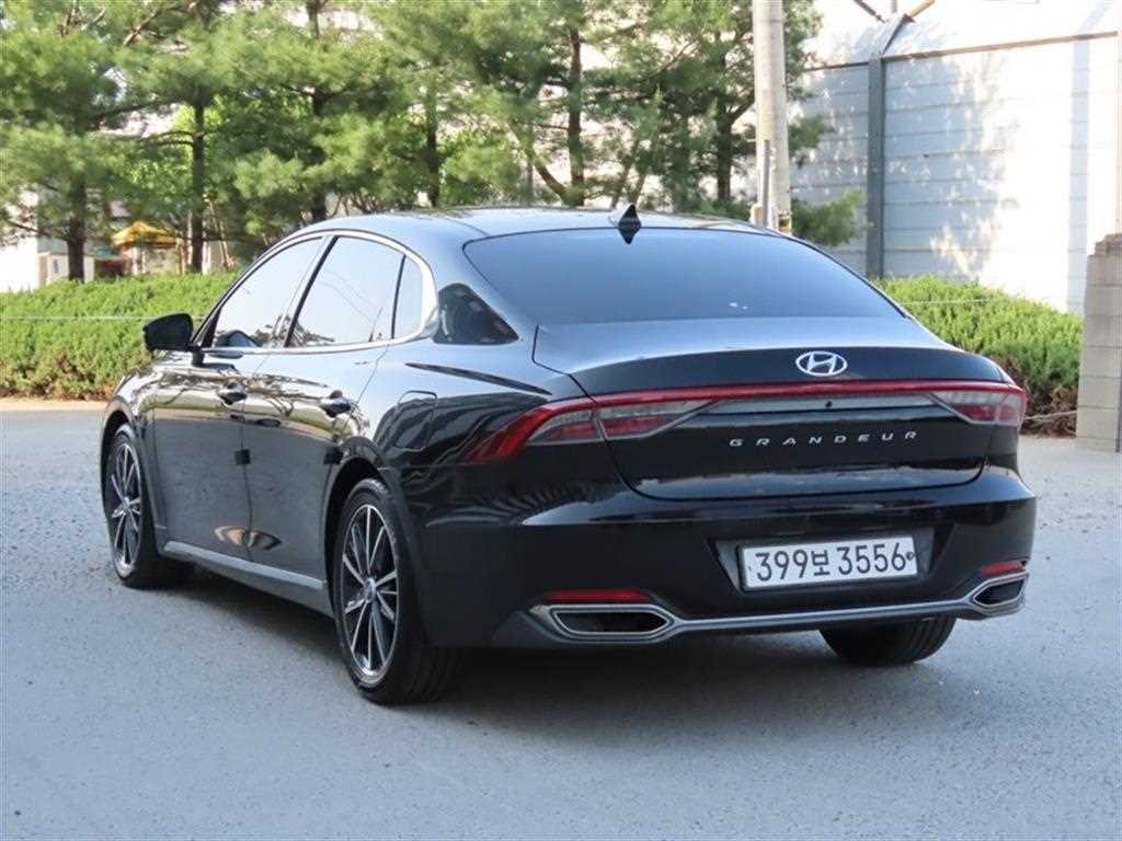 HYUNDAI Grandeur - Vista 3