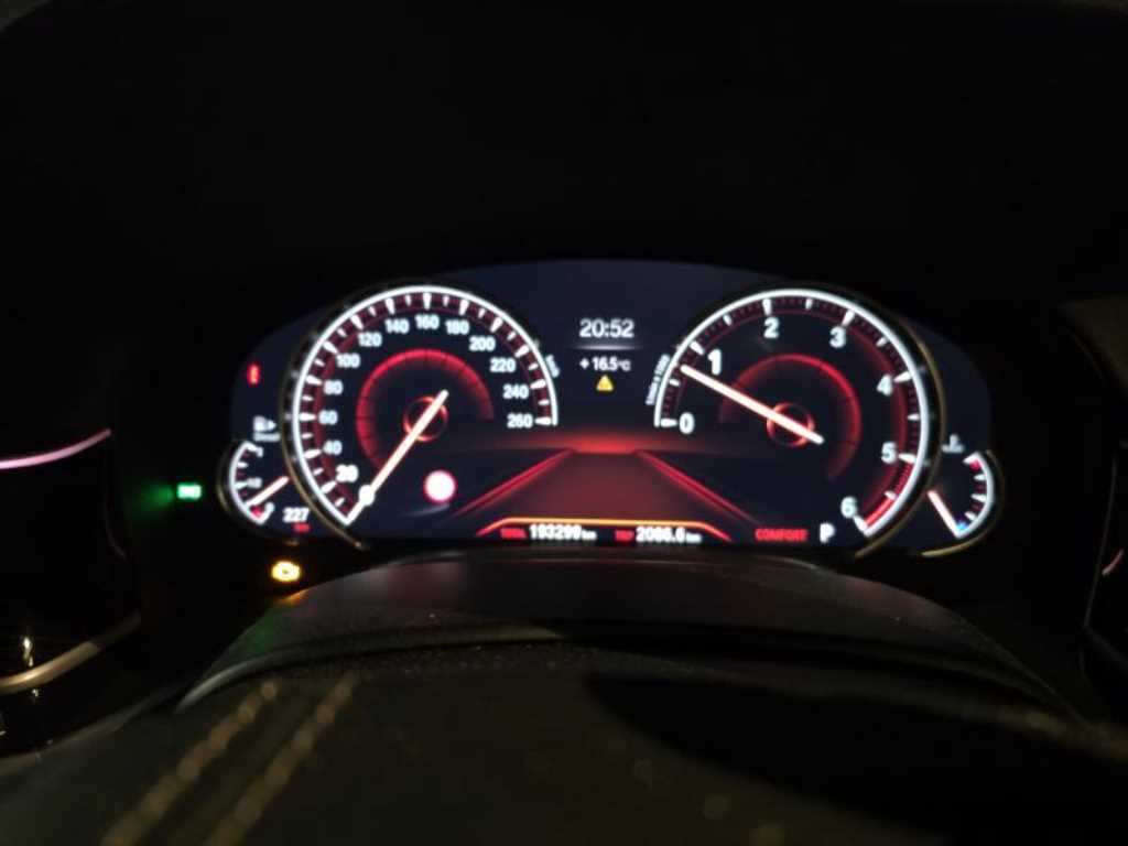 BMW 7 Series - Vista 4