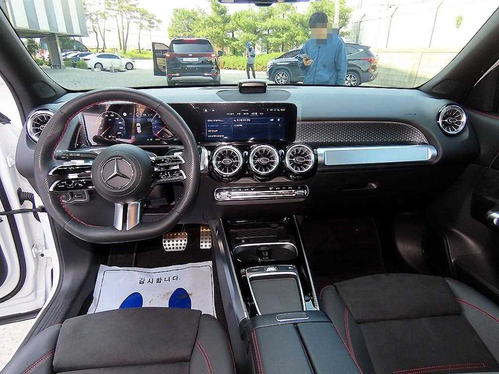 Mercedes Benz GLB Class - Vista 7