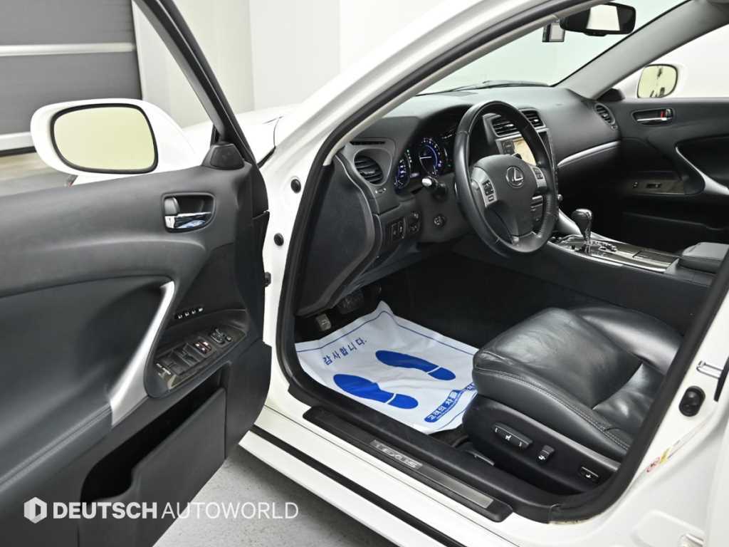 Lexus IS - Vista 11