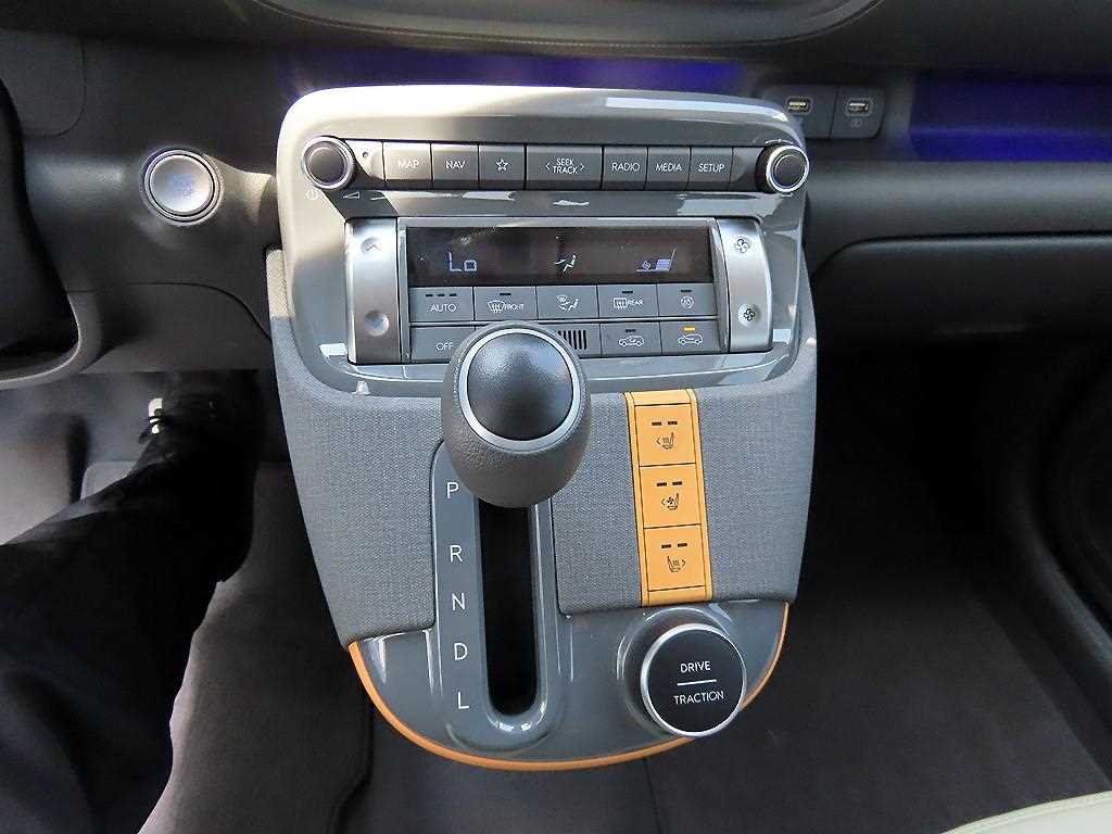 HYUNDAI Casper - Vista 10
