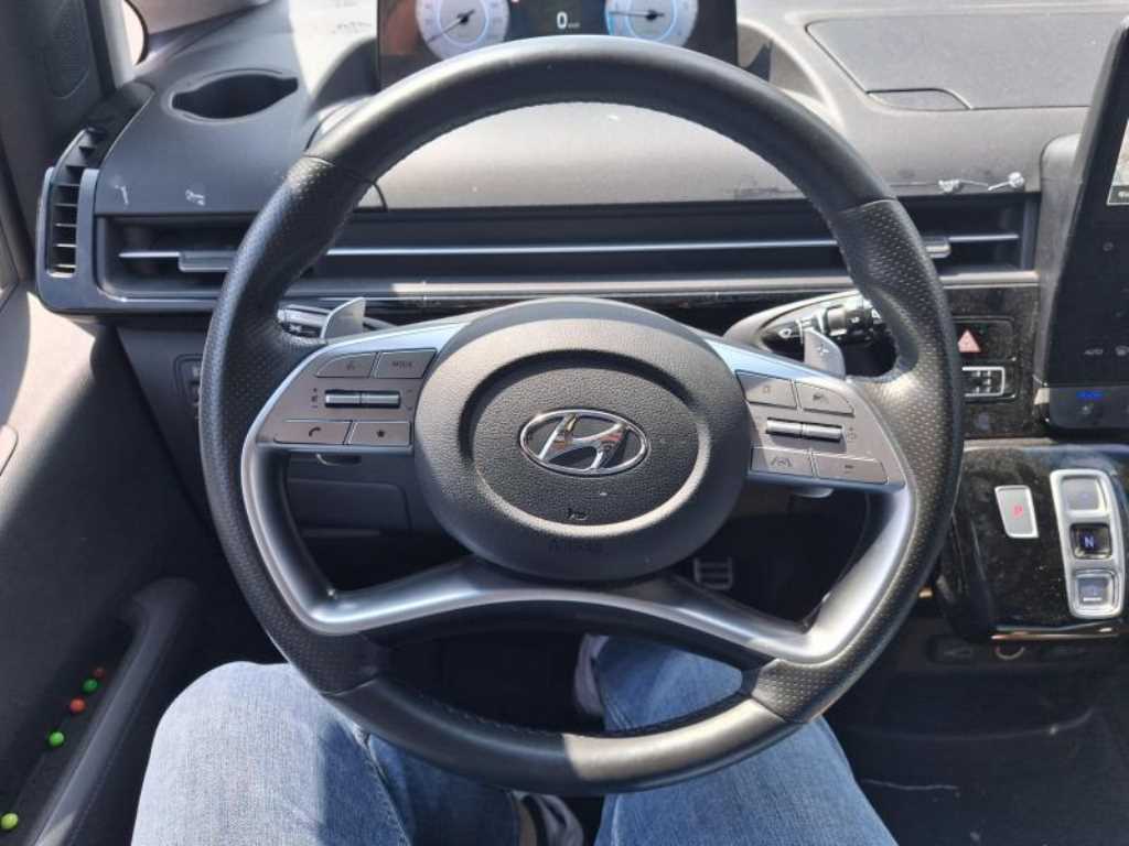 HYUNDAI Staria - Vista 11