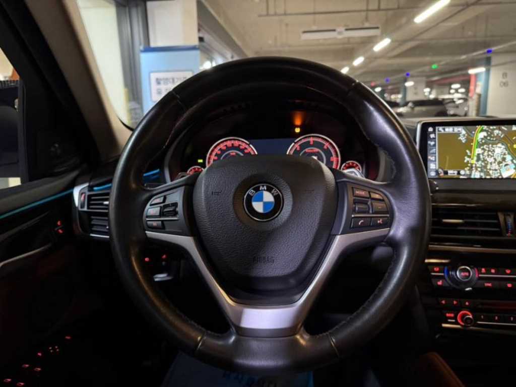 BMW X6 - Vista 8