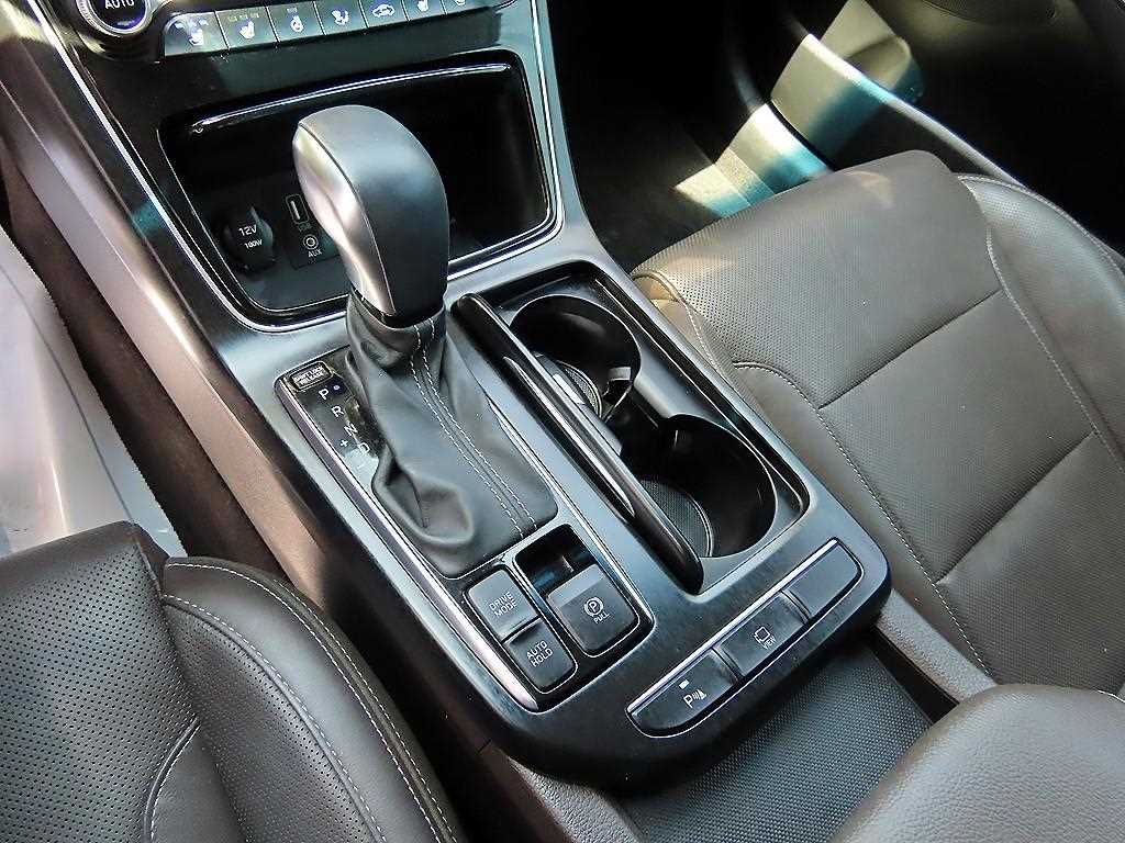 HYUNDAI Grandeur - Vista 10