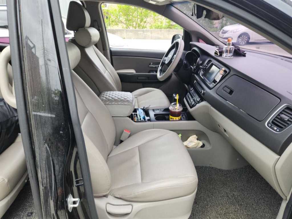 KIA Carnival 2018 Negro - Importación desde Corea - HF Imports Iquique - Foto 13