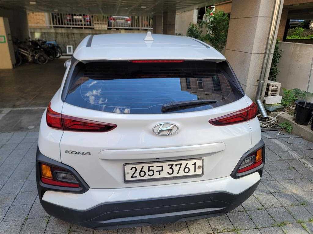 HYUNDAI Kona - Vista 4