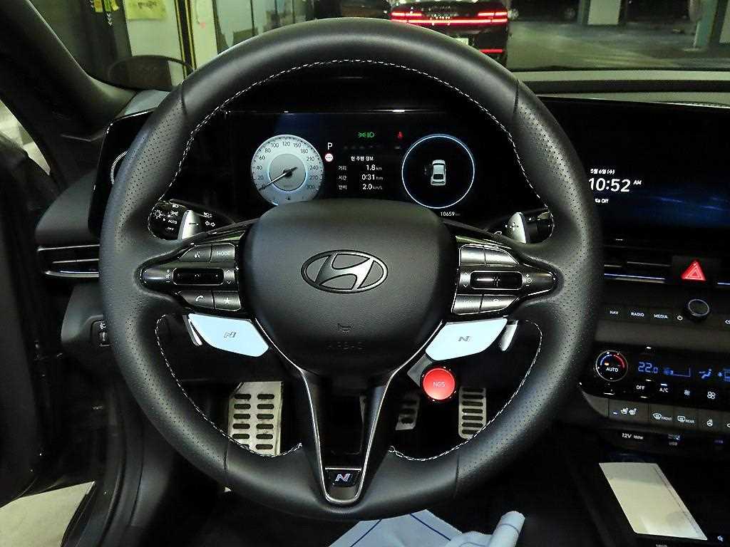 HYUNDAI Avante - Vista 8