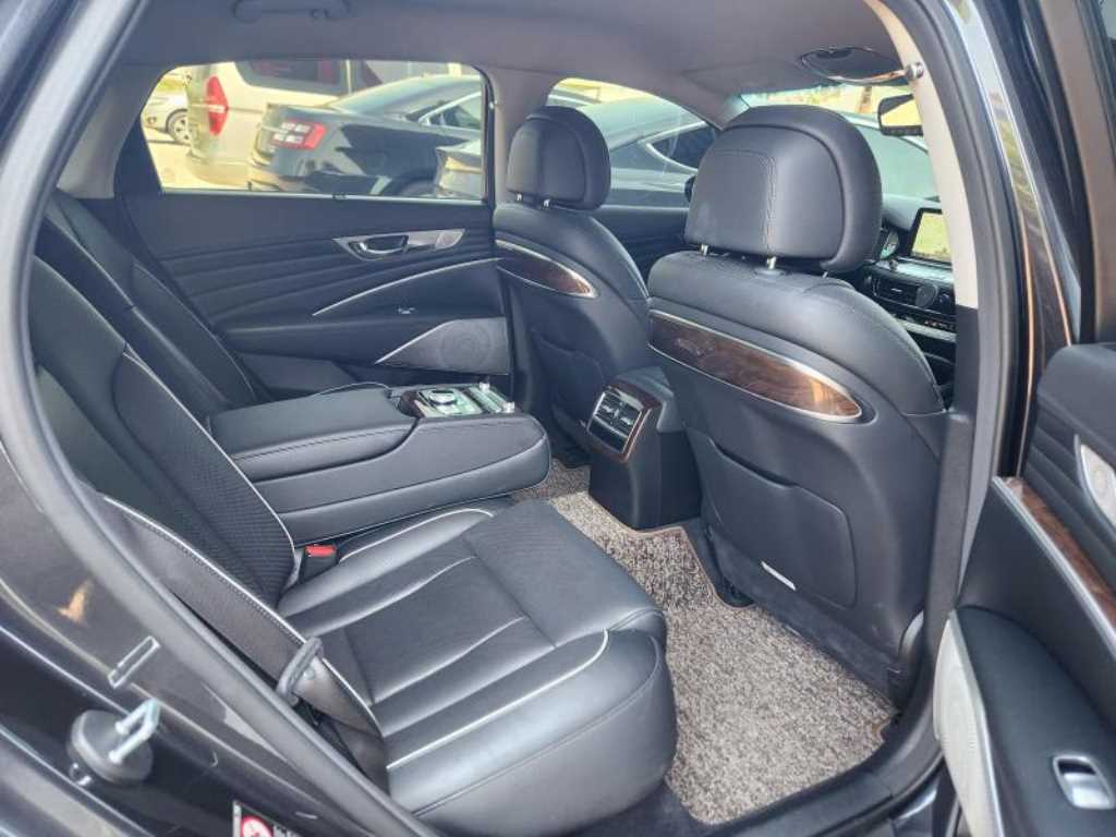 KIA K9 - Vista 11