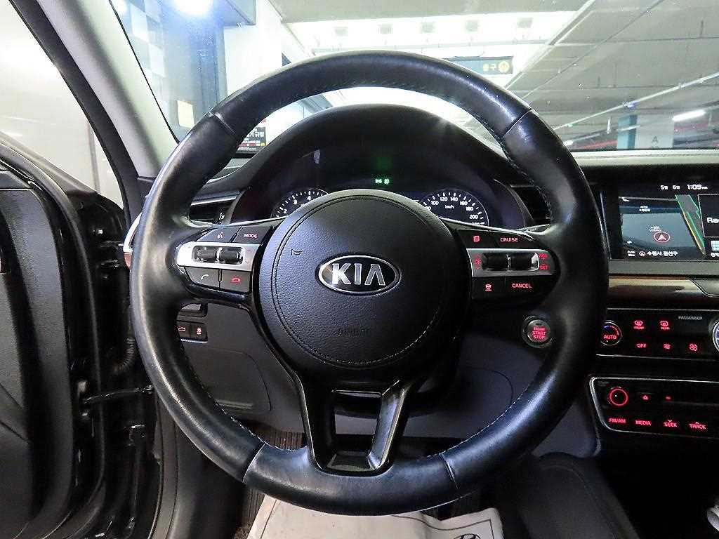 KIA K7 - Vista 8