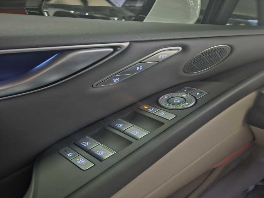 Genesis G80 - Vista 12