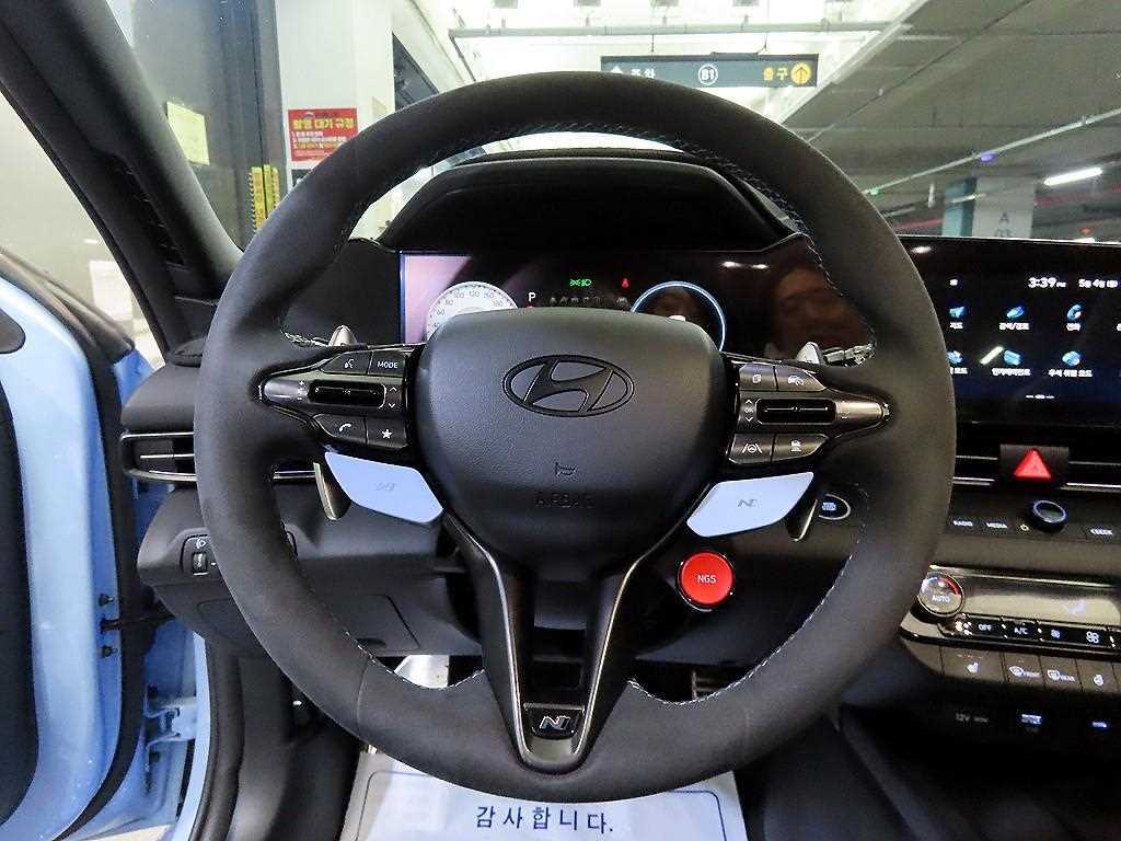 HYUNDAI Avante - Vista 8