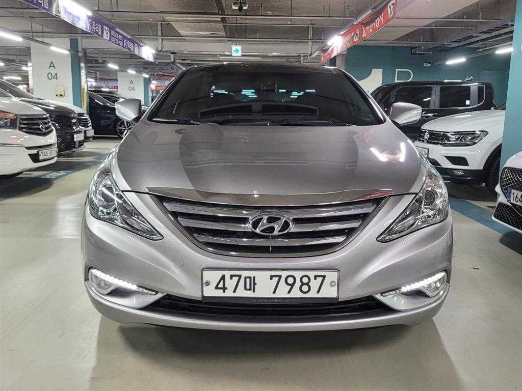 HYUNDAI Sonata - Vista 2