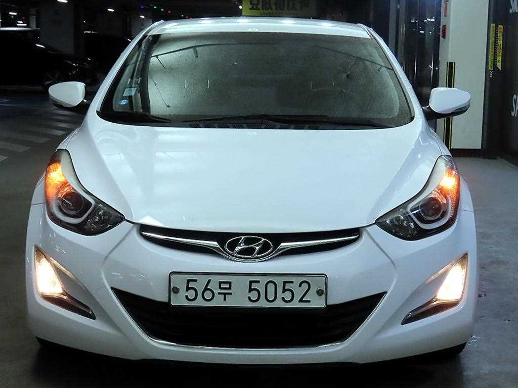 HYUNDAI Avante - Vista 2