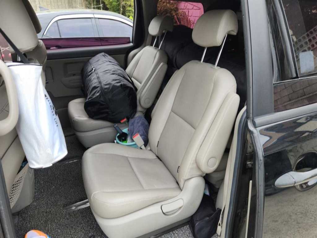 KIA Carnival - Vista 10