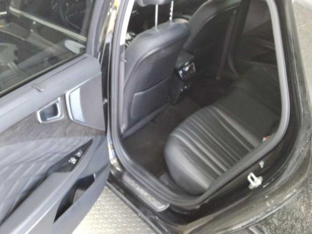 KIA K8 - Vista 10