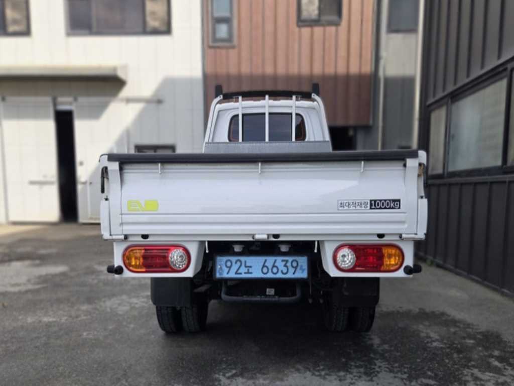 Small Truck Cargo (small) - Vista 3